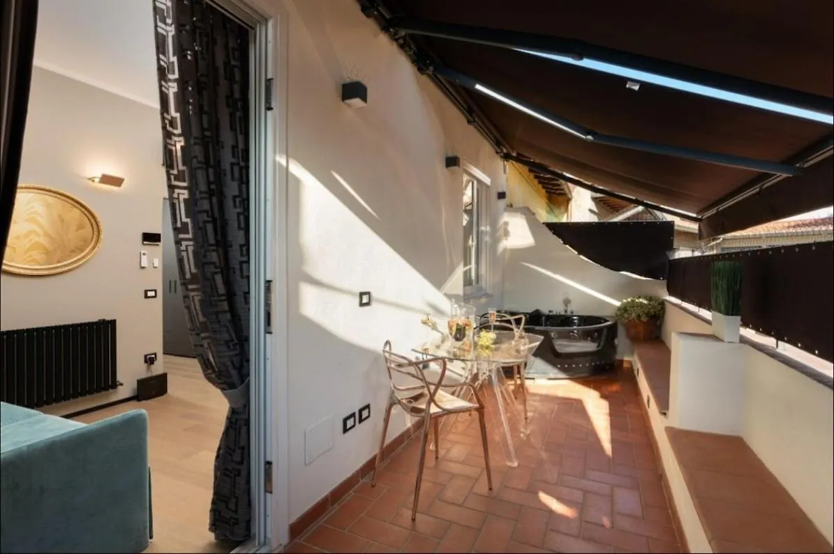 Florence Holiday Apartment Ponte Vecchio Glow Suite Jacuzzi 0*,  איטליה