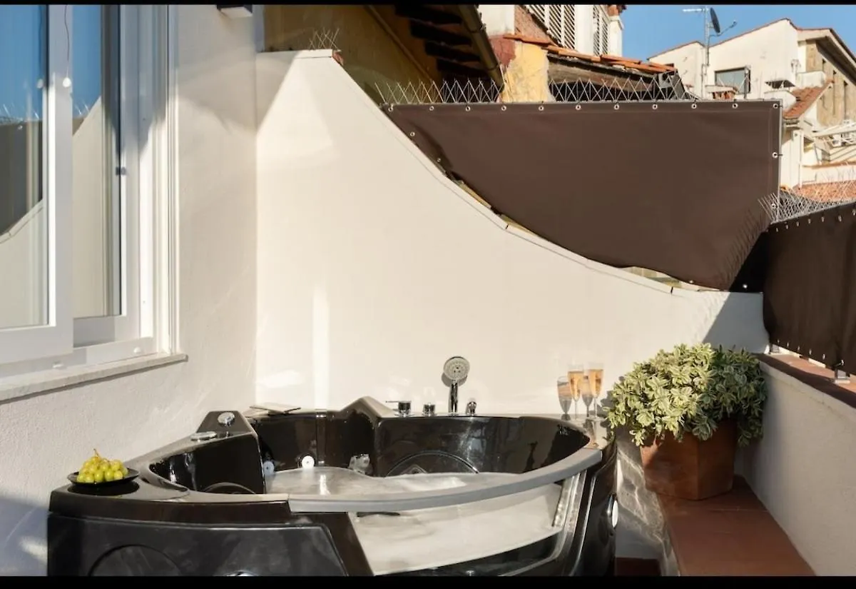 Florence Holiday Apartment Ponte Vecchio Glow Suite Jacuzzi